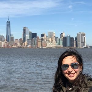 Meet your Posher, Priscila